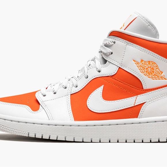 Jordan’s - Picture 1 of 2